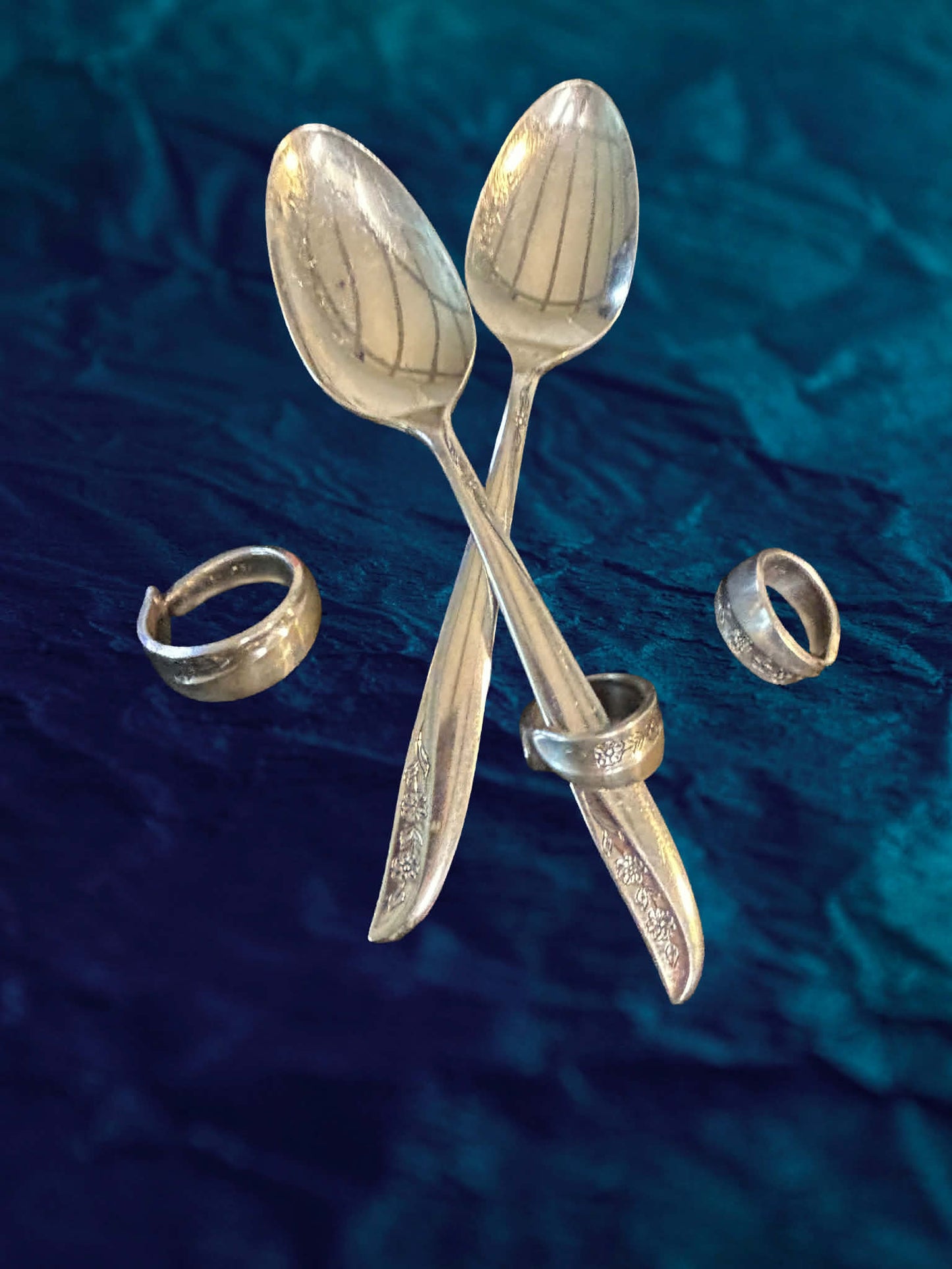 Classic Treasure 1962 Lady Catherine Pattern Spoon Ring