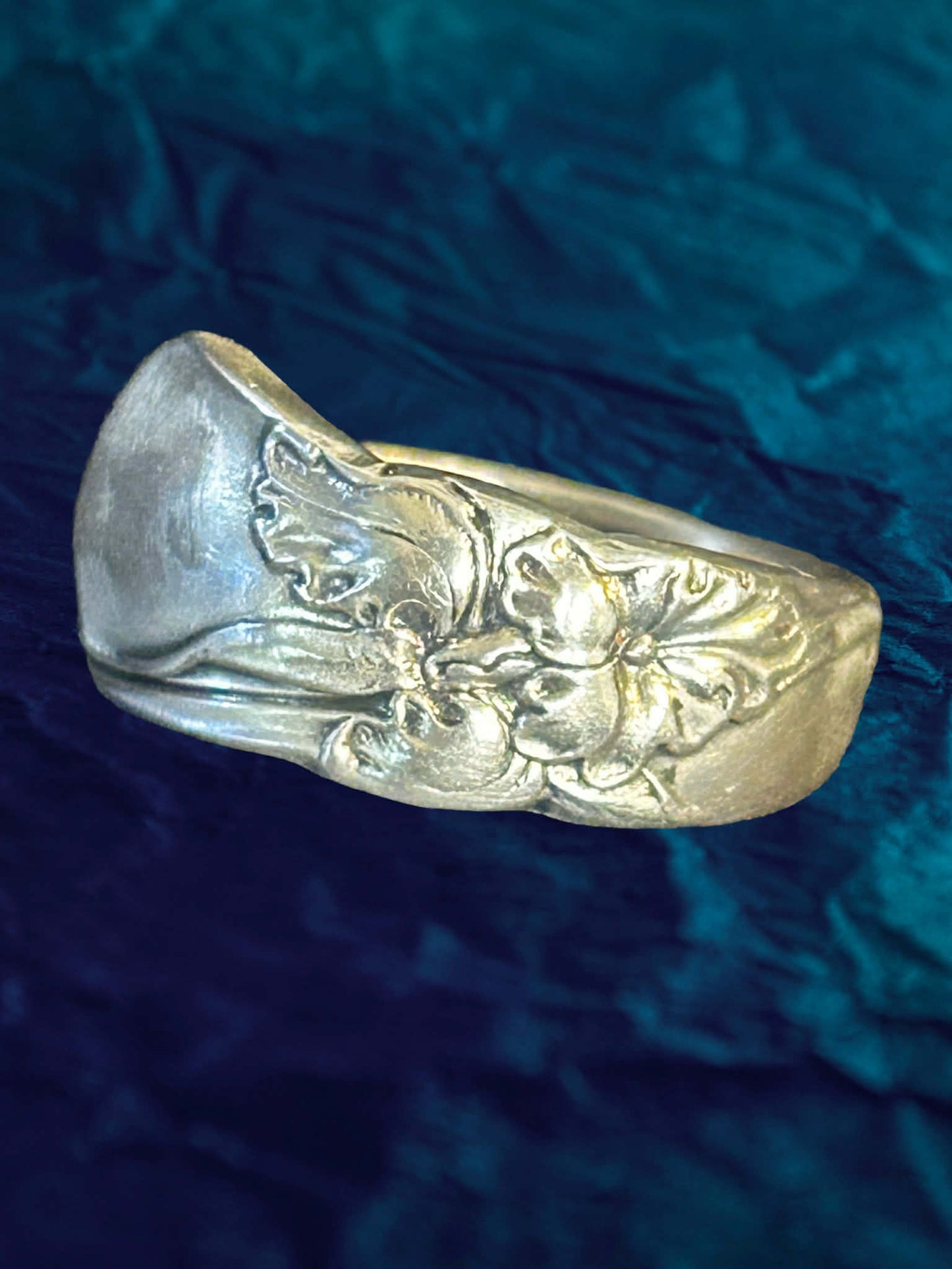 Beautifully Crafted 1953 White Orchid Pattern Spoon Ring